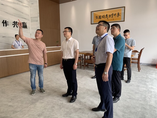 县委常委张端坤到永合公司调研指导工作